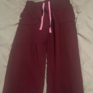 Burgundy figs pants